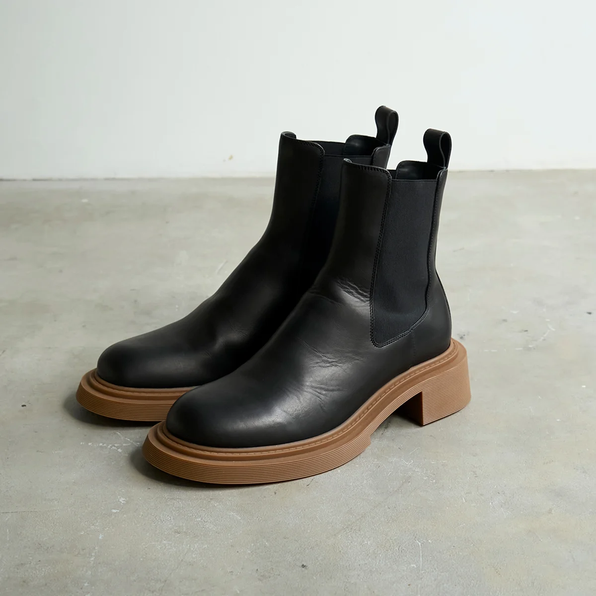 LOEWEのサイドゴアブーツ