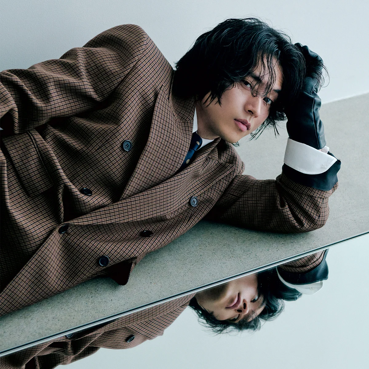 山﨑賢人とサンローラン、静かなる競演
